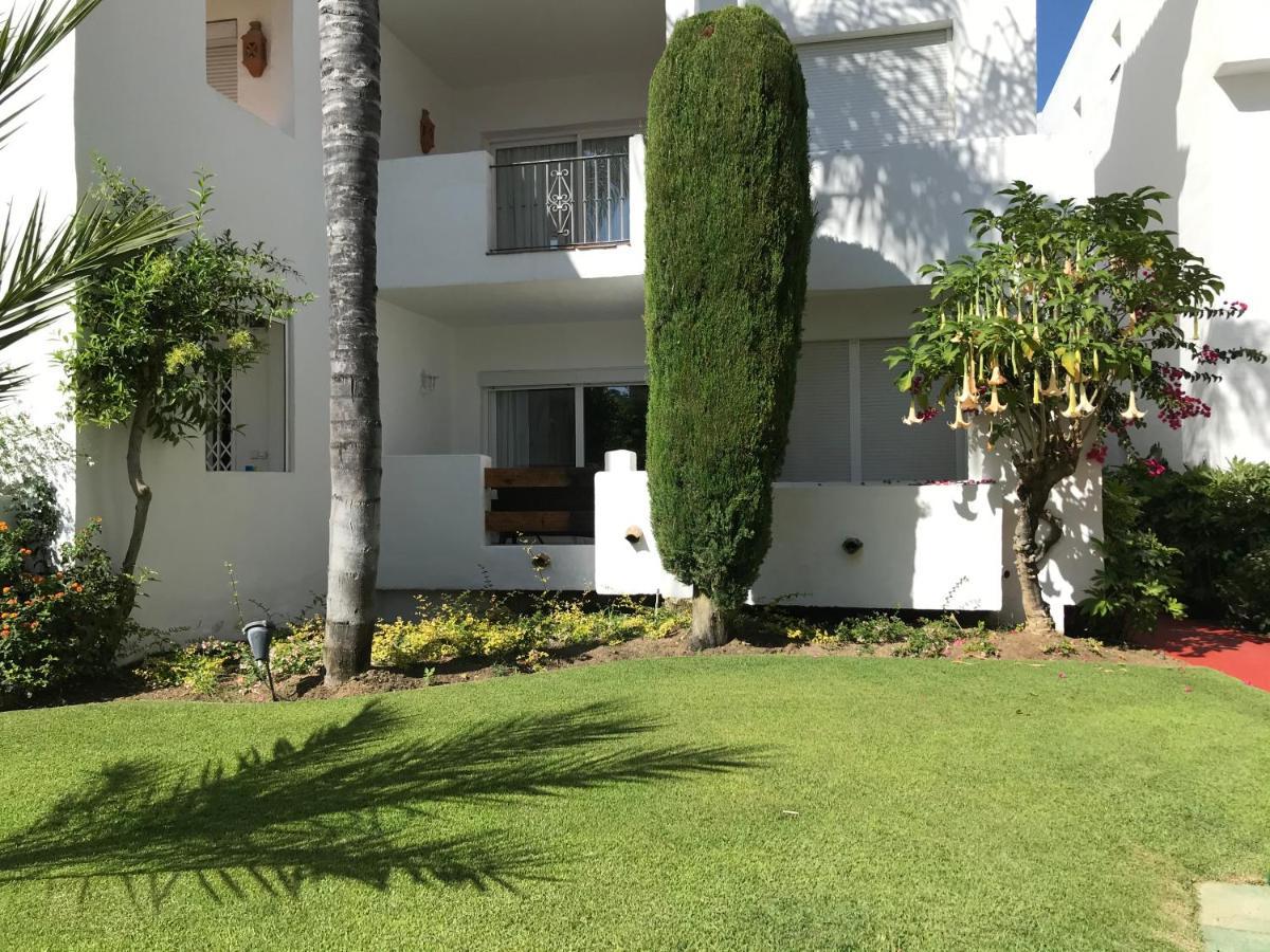 Apartment Costalita, Direct Beach Access, Ground Floor, Salt Water Pool Естепона Екстериор снимка