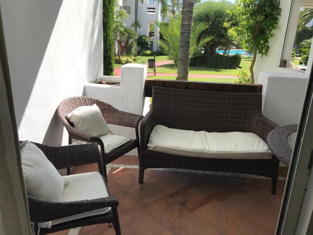 Apartment Costalita, Direct Beach Access, Ground Floor, Salt Water Pool Естепона Екстериор снимка